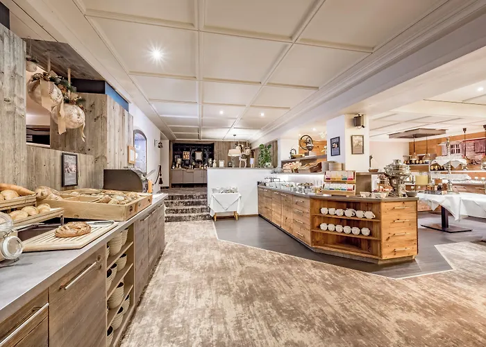 Hotell & Laerchenhof 4*