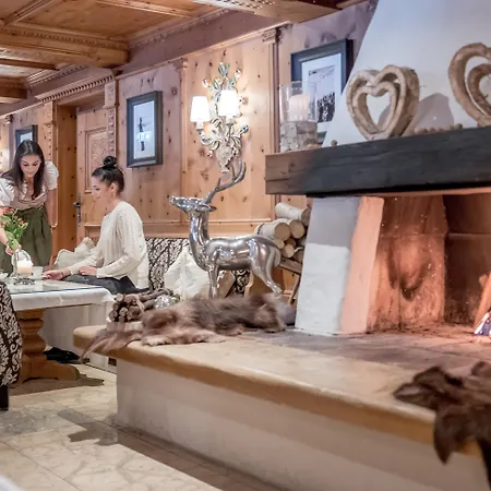 & Laerchenhof 4* Seefeld w Tirolu